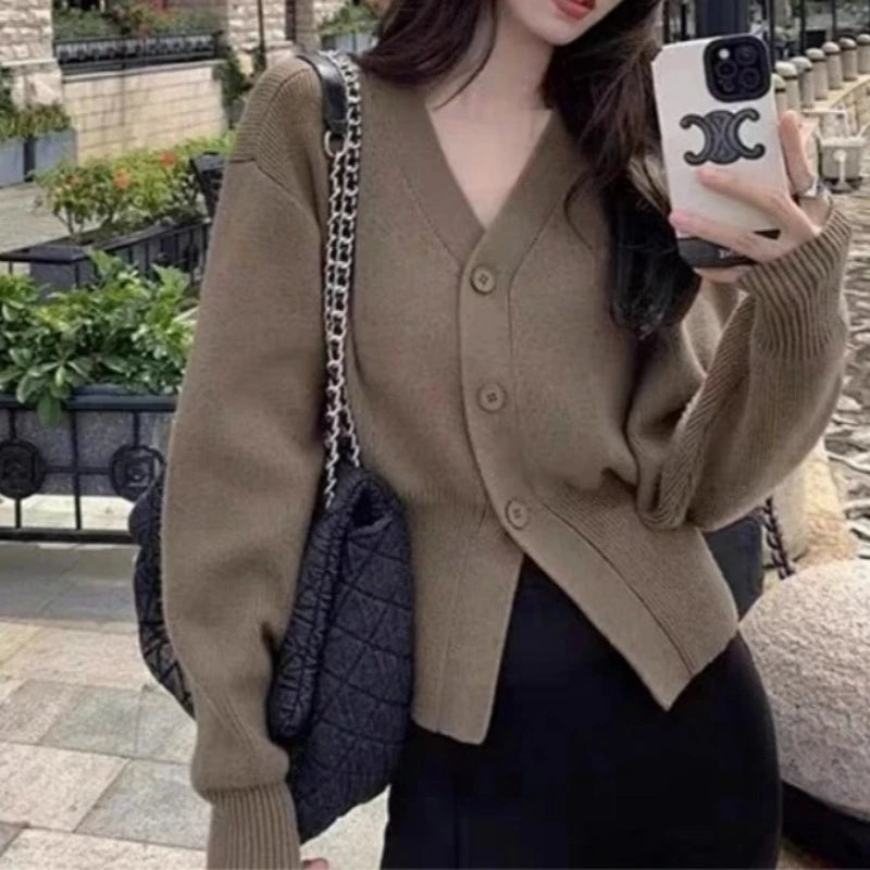 Strickjacke Damen | Slim Fit mit V-Ausschnitt 3