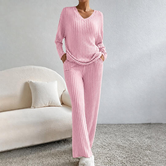 Loungeset Damen | V-Ausschnitt & Rippstrick 10