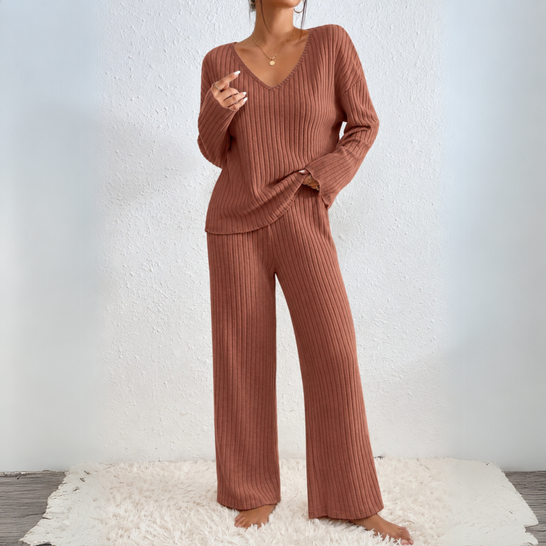 Loungeset Damen | V-Ausschnitt & Rippstrick 11