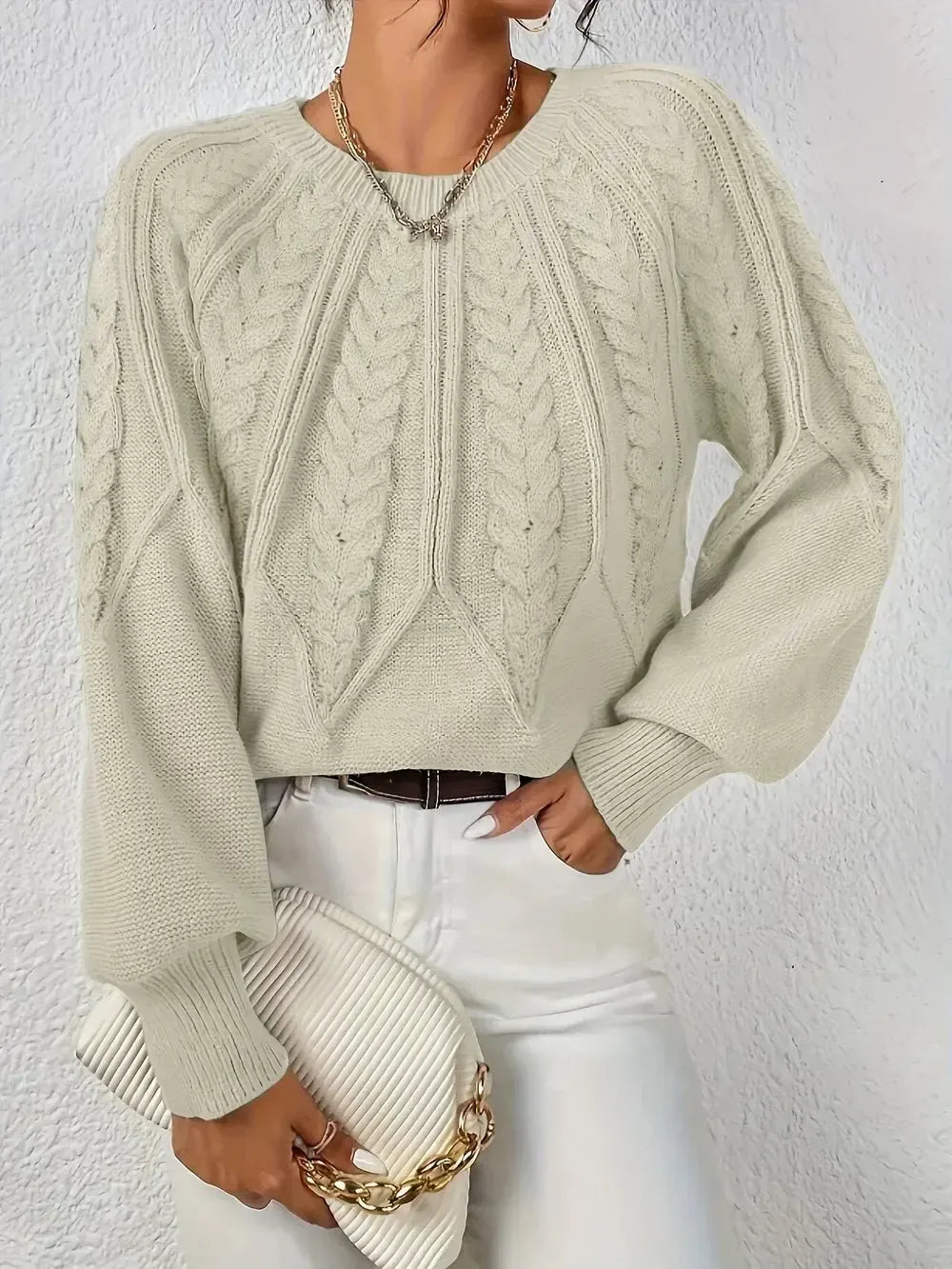 Gebreide Trui met Ronde Hals voor Dames. Warm. Winter. Victoria Mae. Beige