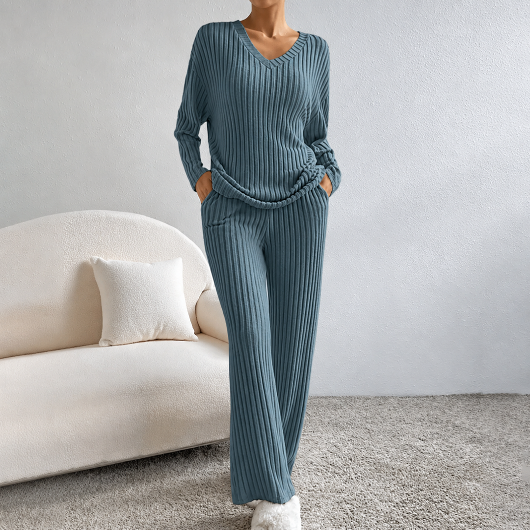 Loungeset Damen | V-Ausschnitt & Rippstrick 8