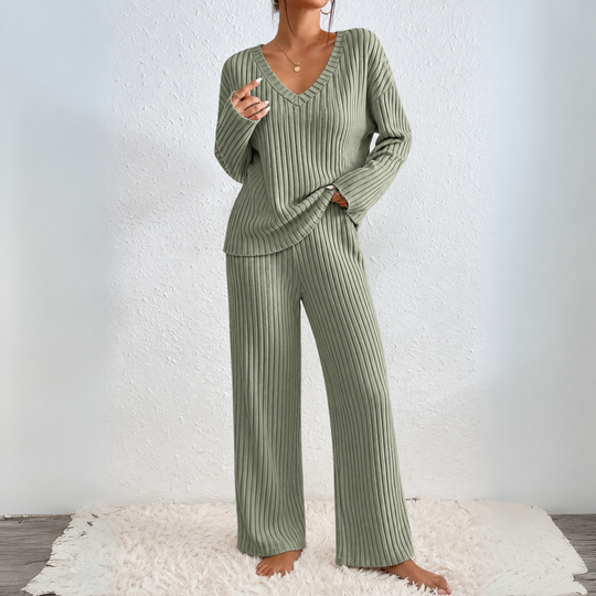 Loungeset Damen | V-Ausschnitt & Rippstrick 5