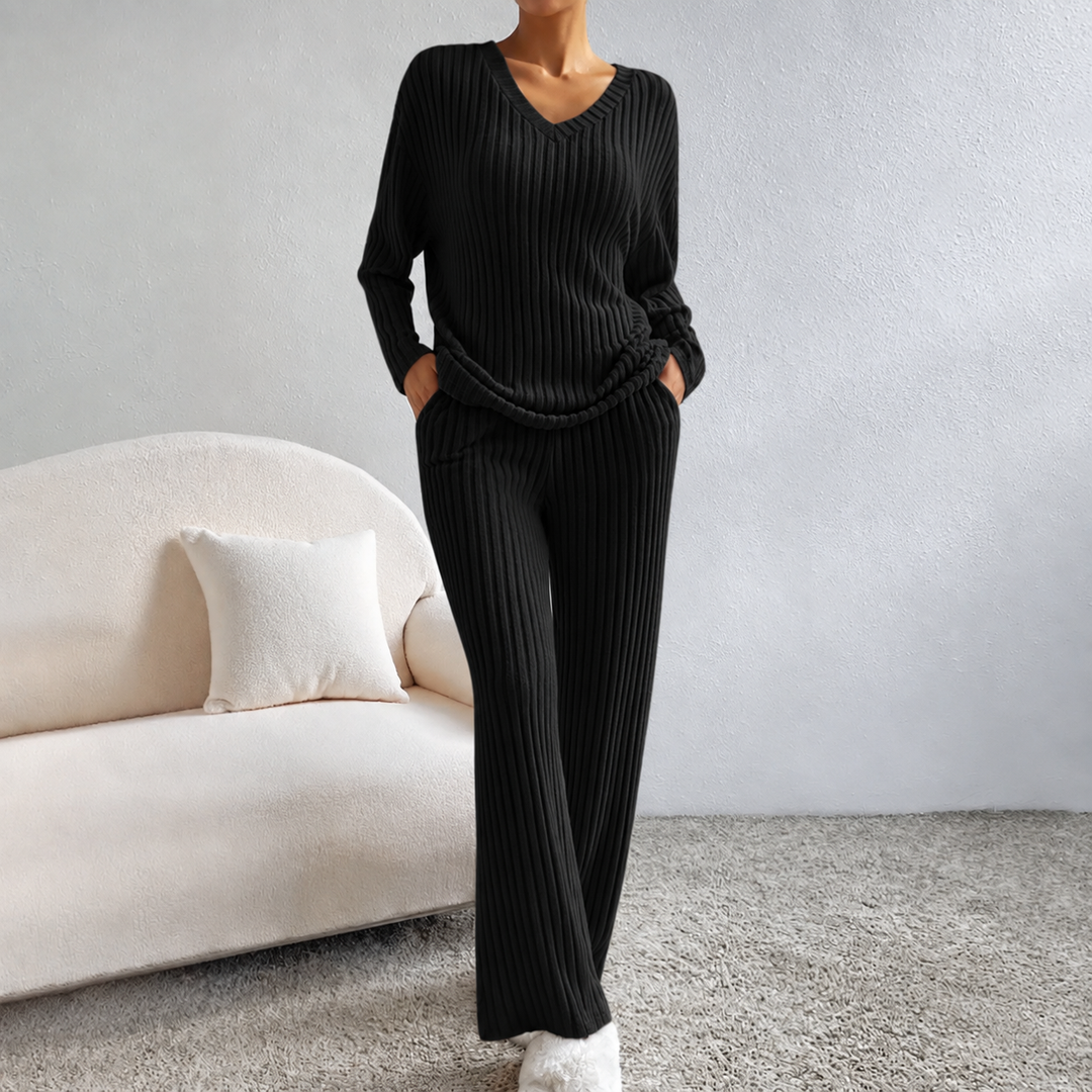 Loungeset Damen | V-Ausschnitt & Rippstrick 3