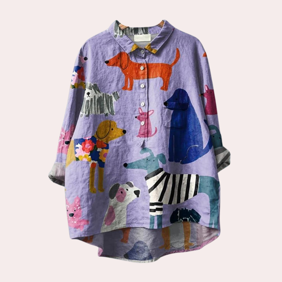 Brynja - Leuk en modieus shirt met speelse hondenprint voor dames