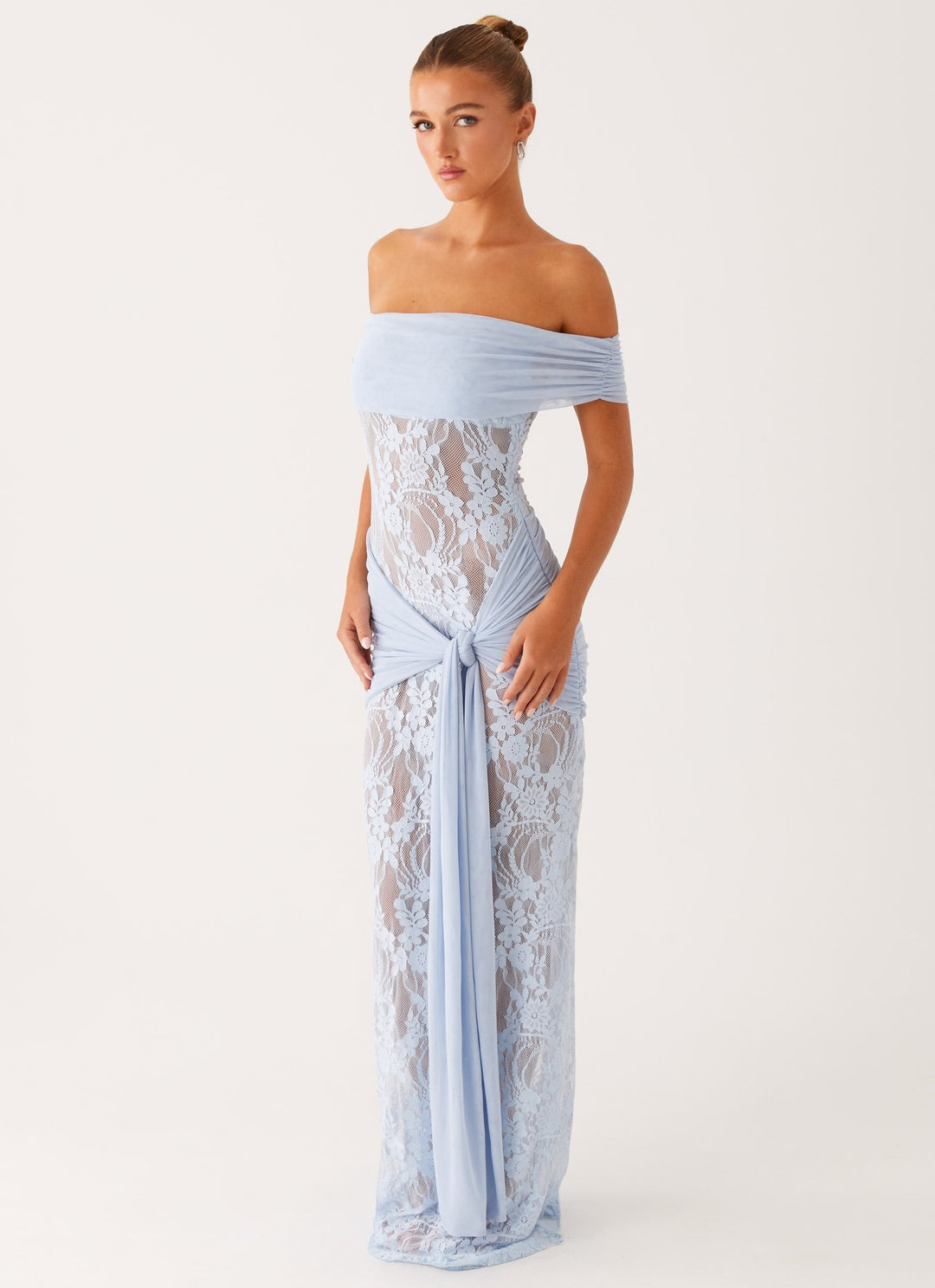 Calmera Maxi Jurk | Off-Shoulder | Maxi Lengte | Elegant Kantdetail 1