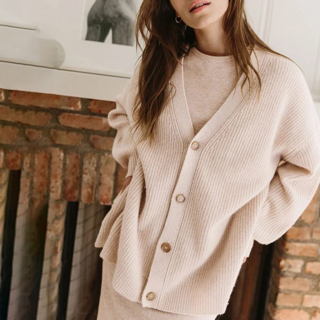 Cardigan Damen Oversized | V-Ausschnitt & Knopfleiste 12