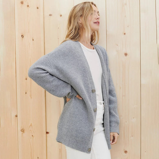 Cardigan Damen Oversized | V-Ausschnitt & Knopfleiste 7