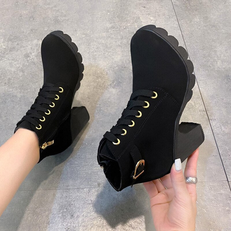 Damen Stiefel Blockabsatz Stretcheinsatz Schaft mit bequemer Passform