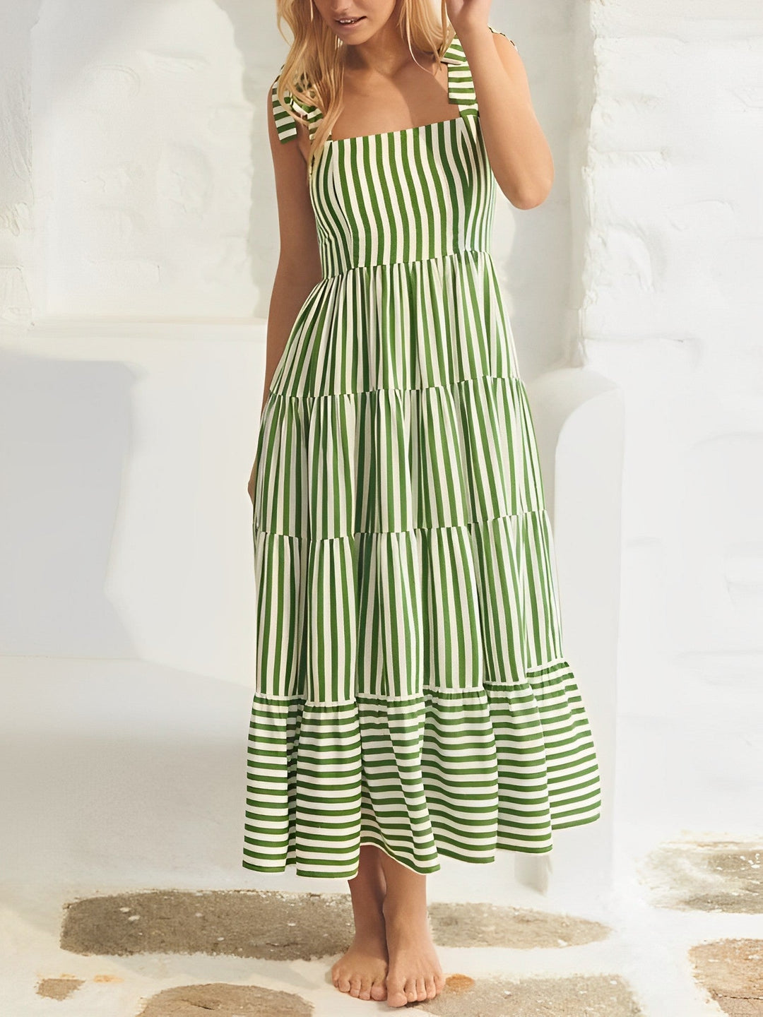 Grünes Trägerkleid für den Sommer 1