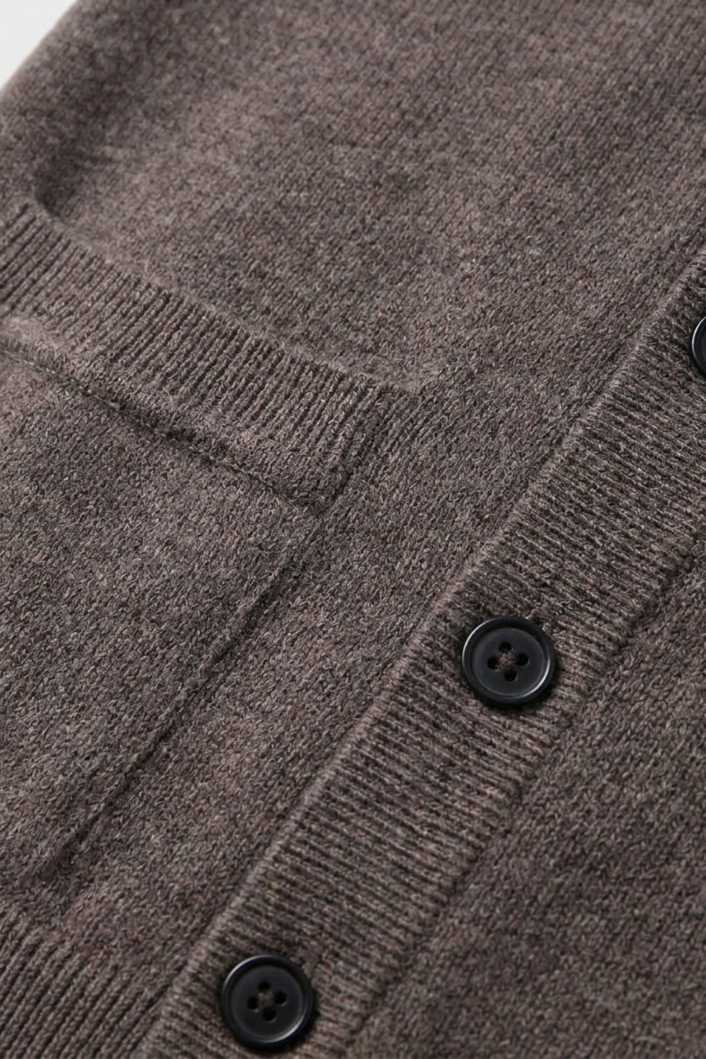 Strickweste Herren | V-Ausschnitt & Knopfverschluss 2
