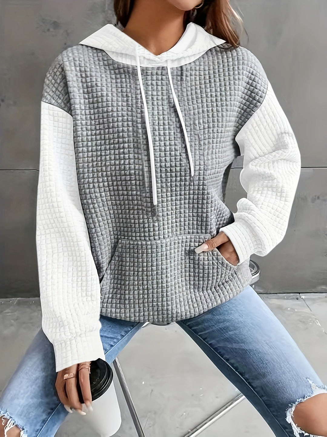 Kuscheliger Damen-Hoodie mit Kapuze im Zweifarben-Look