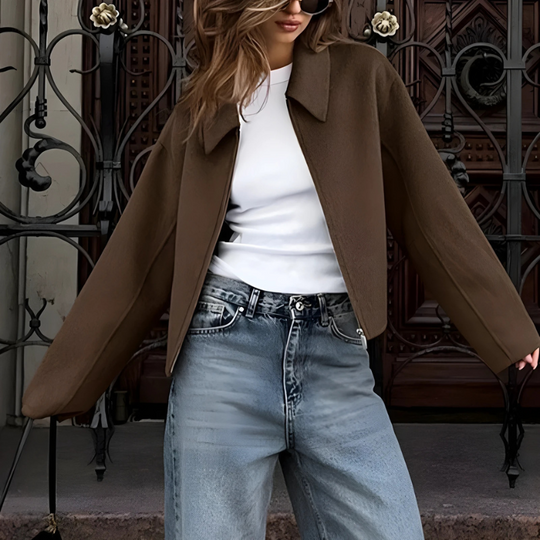 Kurzjacke Damen | Boxy Fit & Spitzer Kragen
