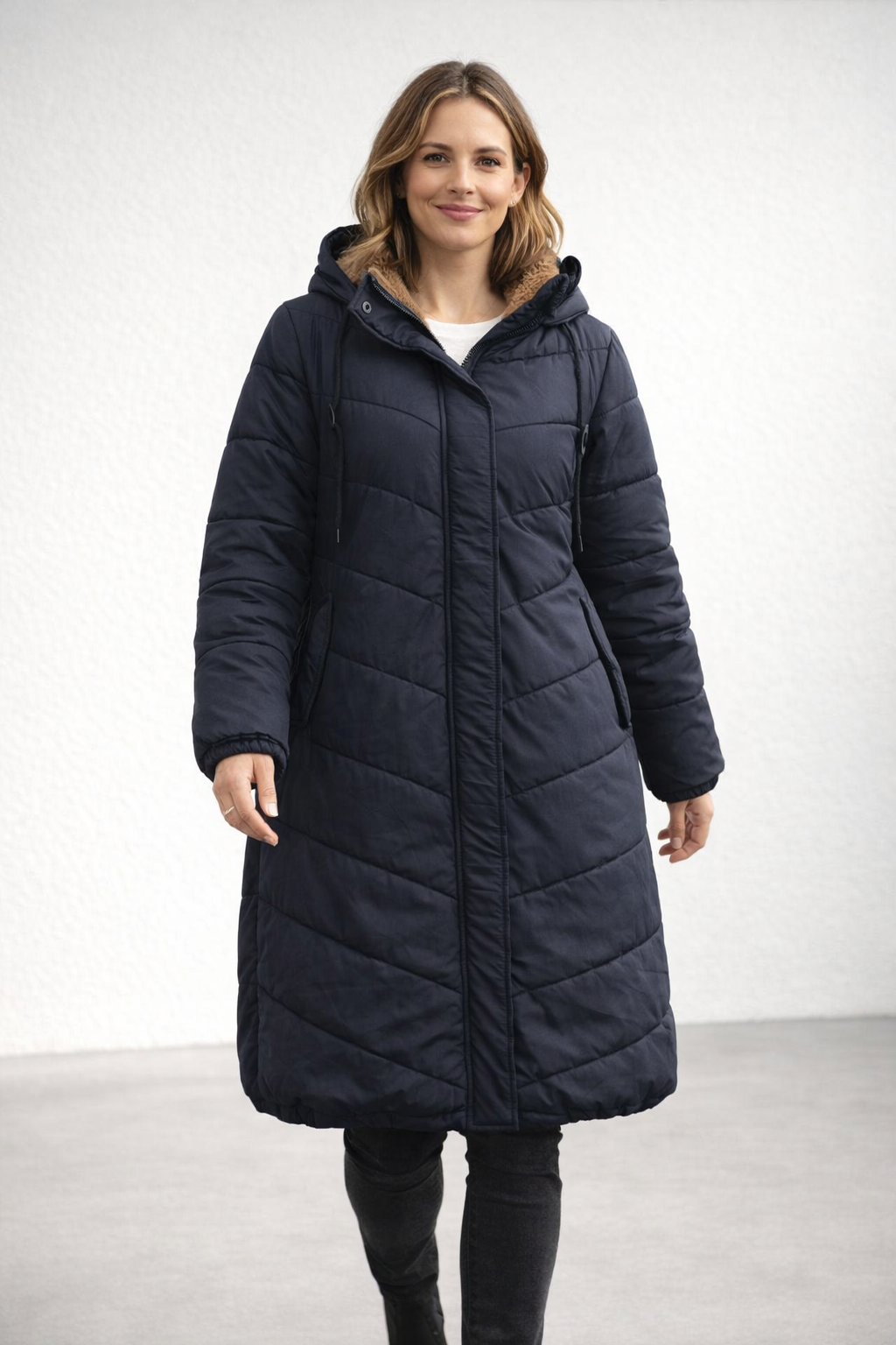 Langer Damen Steppmantel mit Kapuze | Winter Mäntel Damen 1
