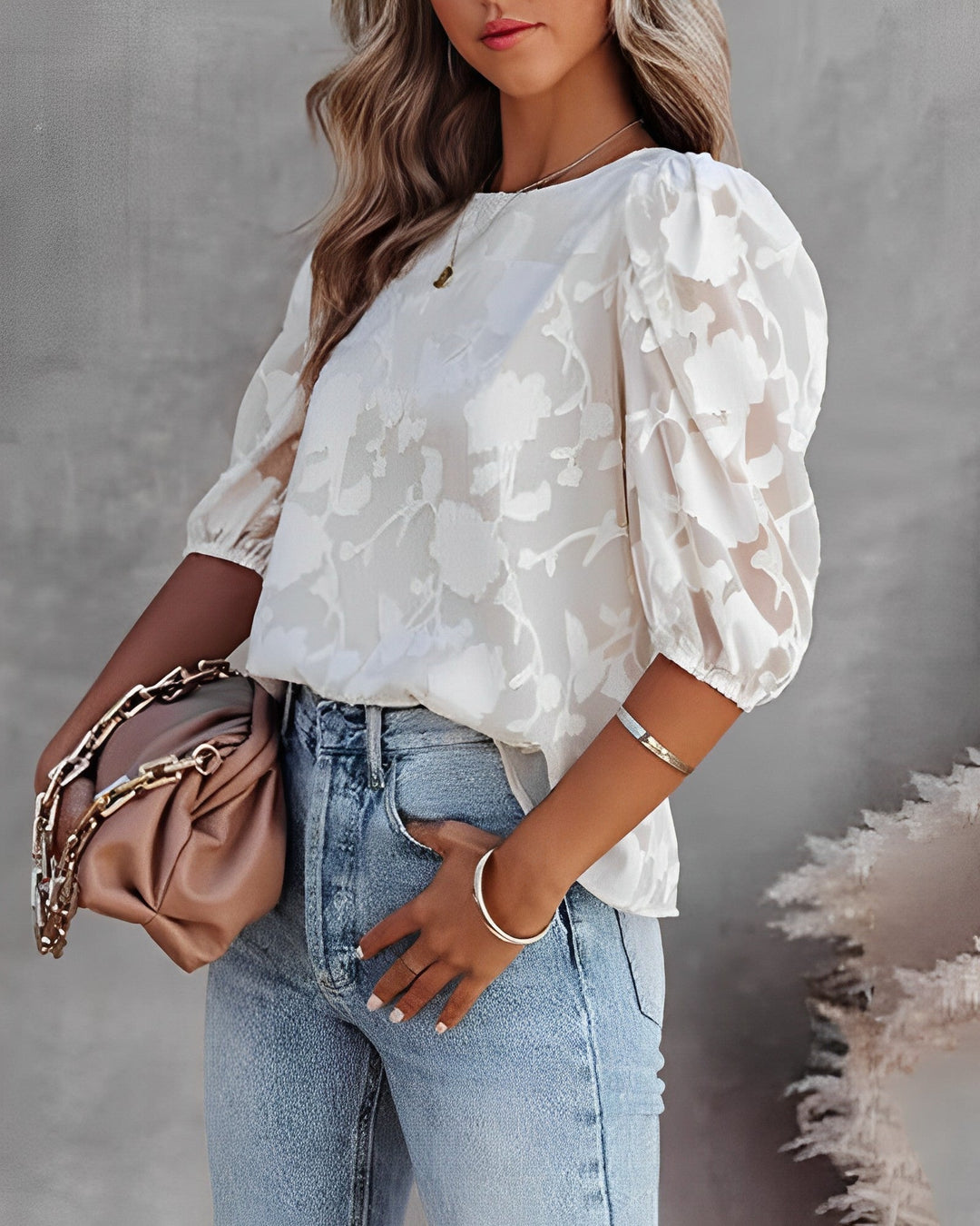 Manuela | Elegante blouse met pofmouwen van chiffon 2