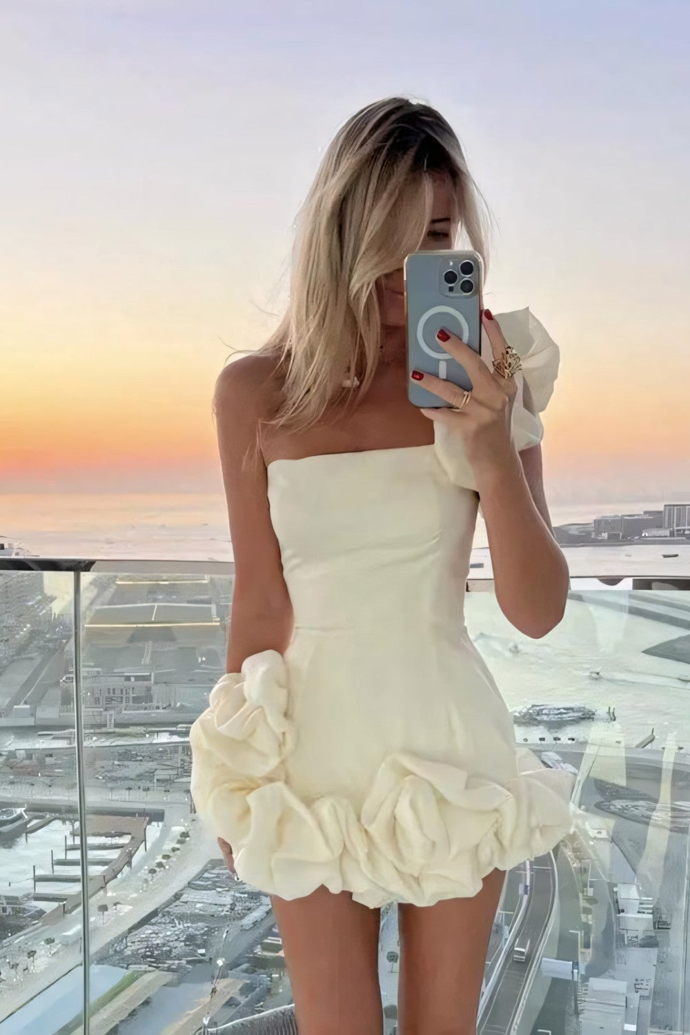 Mini-Cocktailkleid Damen mit Blütenapplikationen - Florielle 2