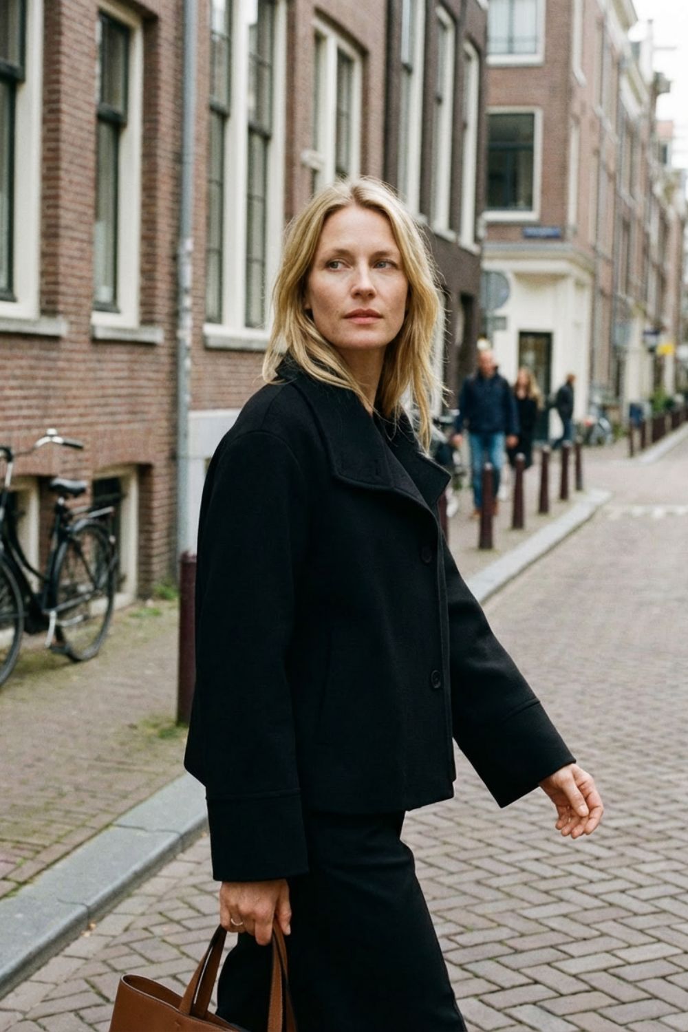 Kurze Jacke Damen | Reverskragen & Knopfleiste 4