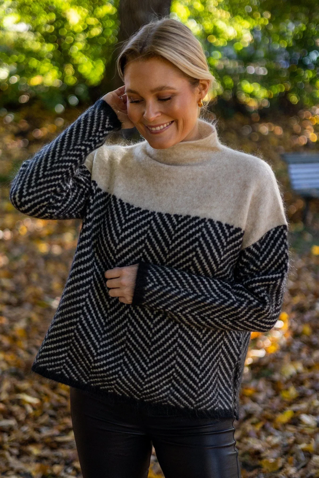 Rollkragenpullover Damen | Fischgratmuster & Standfester Kragen 4