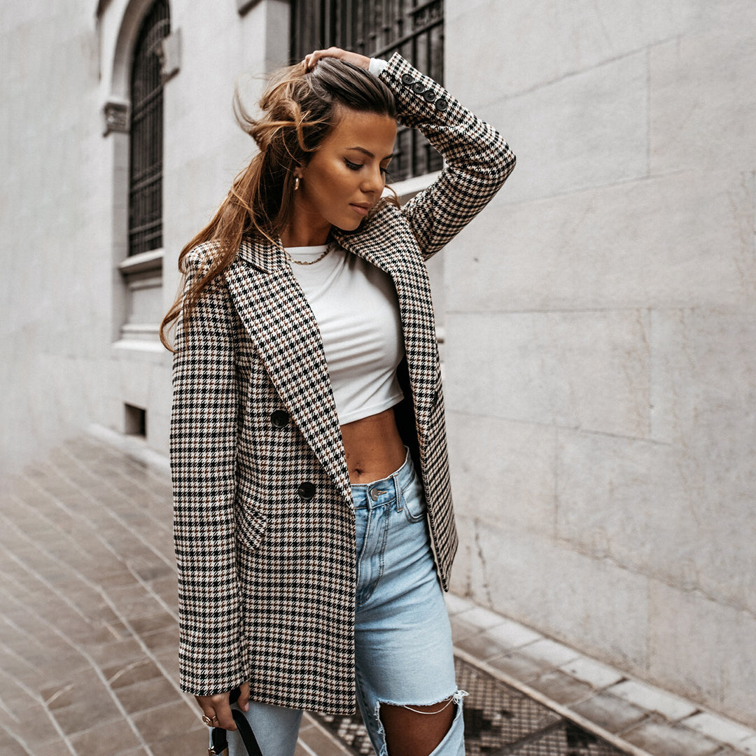 SERENA – Geruite Blazer met Tijdloze Tailoring 1