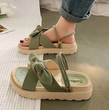 Sandalen im Abenteuer-Stil - Bequeme und Stilvolle Sandalen 1
