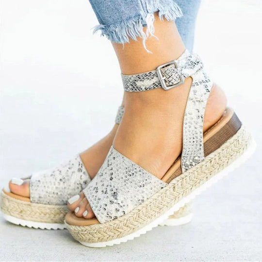 Schicke und Modische Damensandalen - Yfke 6