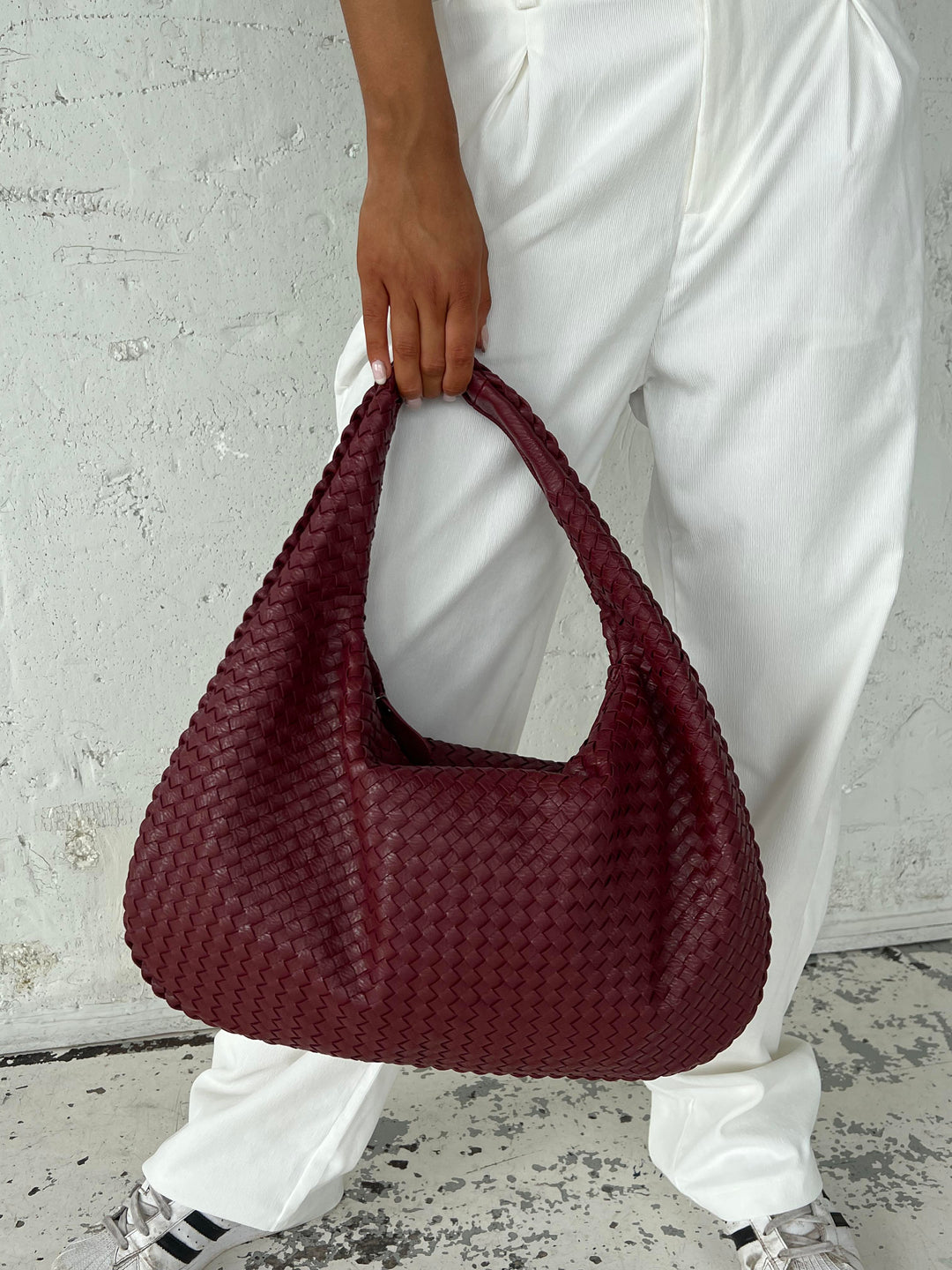 Schultertasche Damen | Geflochtenes Design & Viel Stauraum