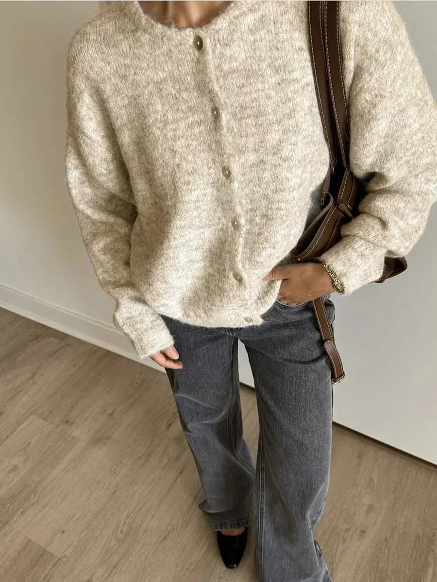 Damen-Strick-Cardigan als vielseitige Ergänzung für Alltagsoutfits