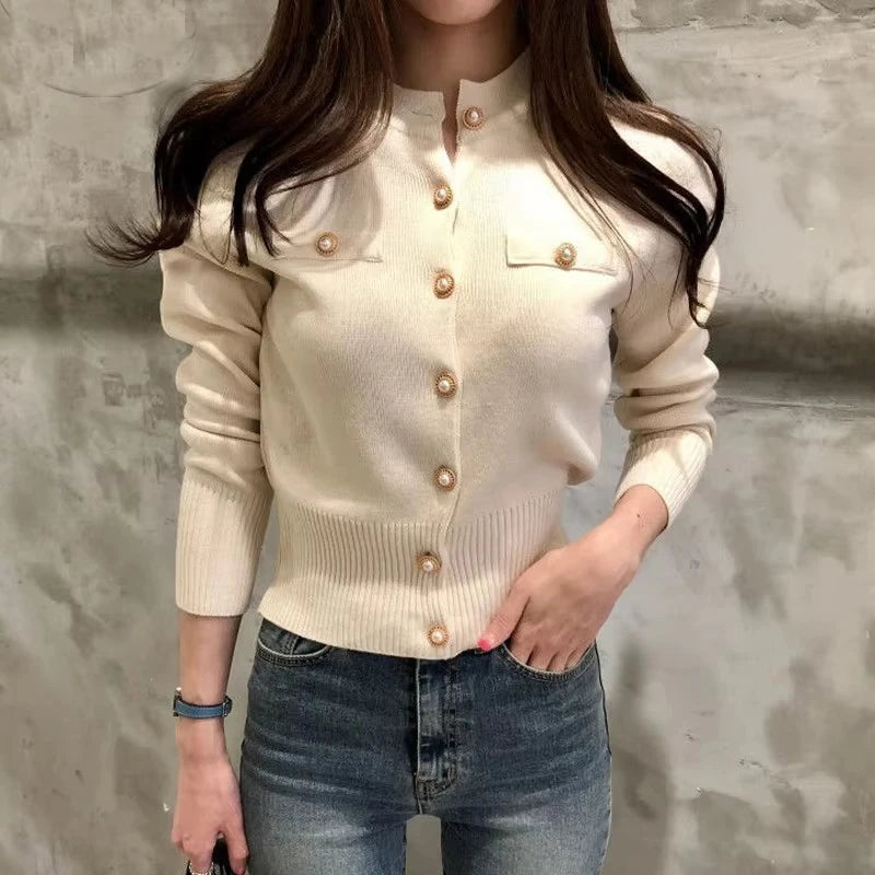 Strickjacke Damen | Slim Fit mit Knöpfen