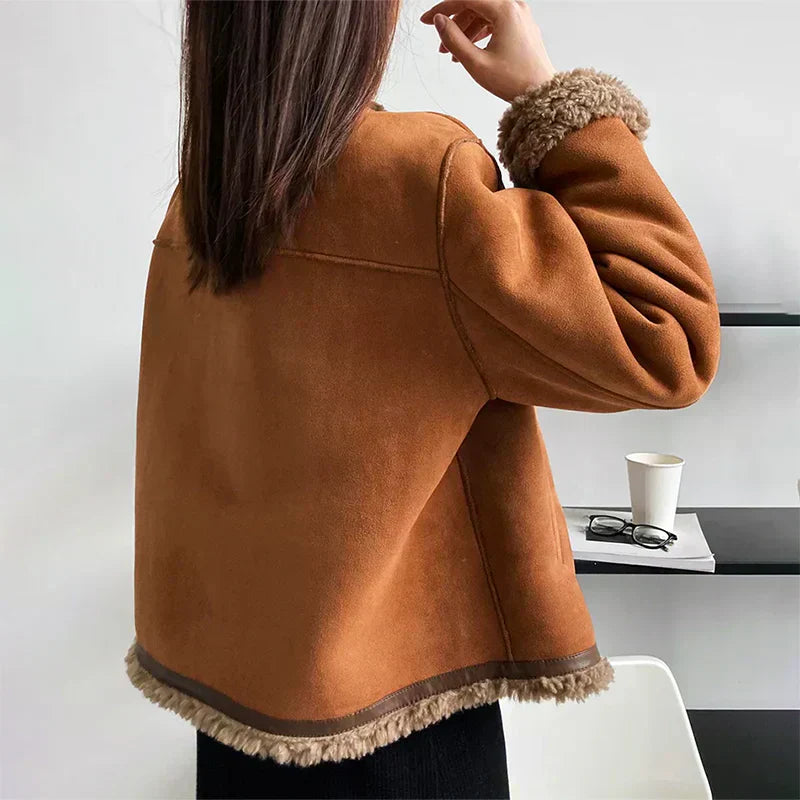 Winterjacke Damen | Kurze Gerade Jacke | Warm & Stilvoll mit Gefütterten Rändern 2