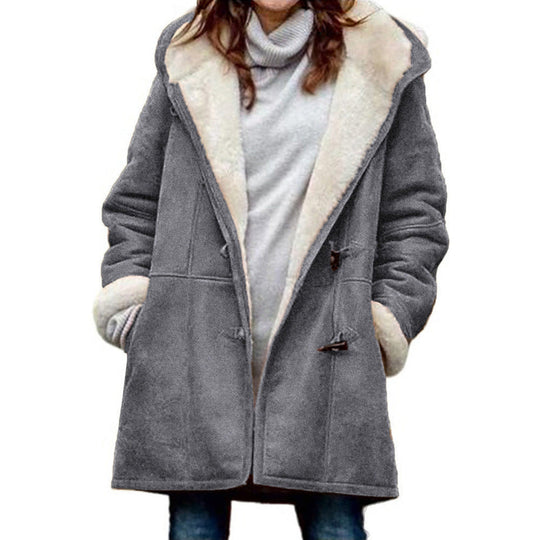 Duffle-coat Waleria pour femme, coupe intemporelle et brandebourgs signature adaptés à l'hiver.