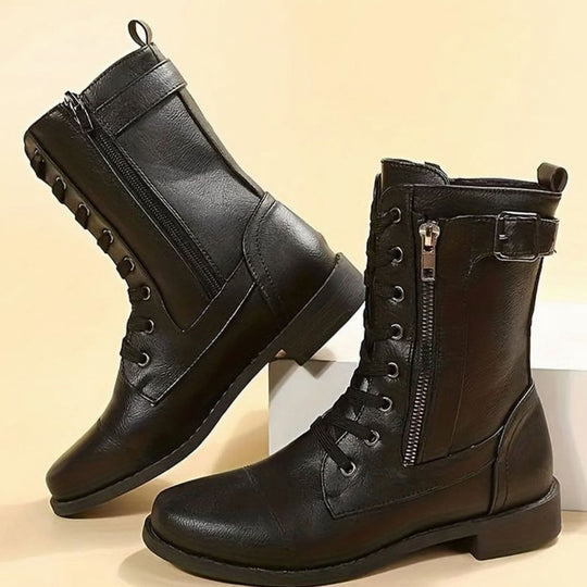 Frontansicht der Damen-Schnürboots aus Kunstleder