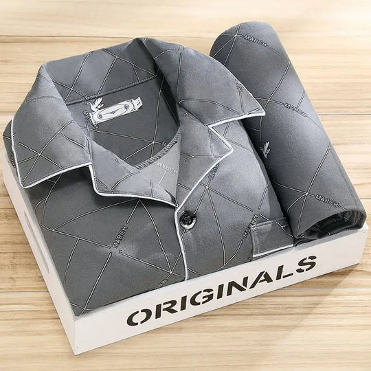 "Zachte heren pyjama met knoopsluiting en overhemd. Luxe en ademende set voor comfort en stijl. Ideaal voor dagelijks gebruik